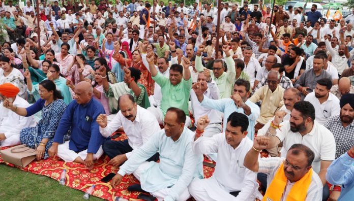 BJP protests against compulsory Urdu for Naib Tehsildar posts